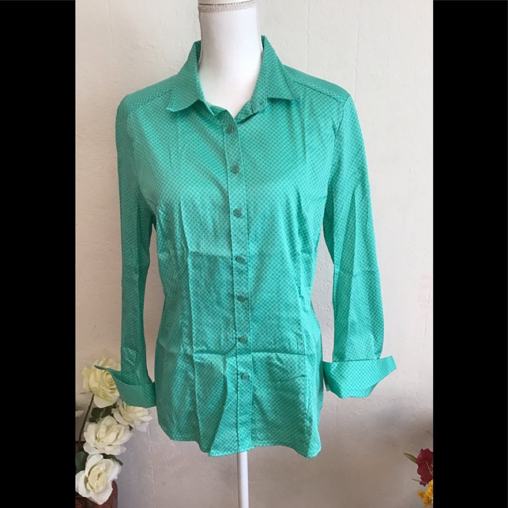 New York &Company tops long sleeve stretch  size L